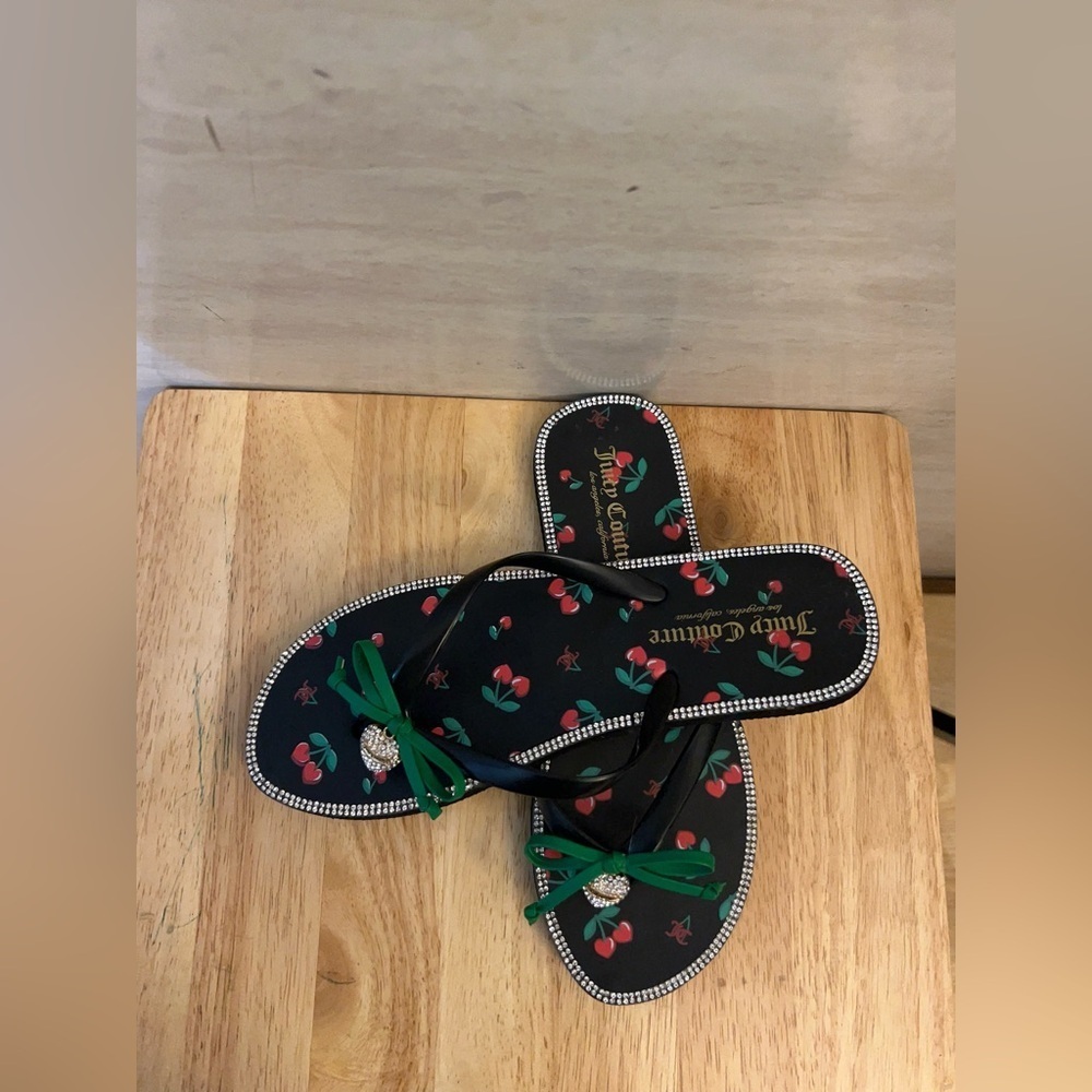 Juicy Couture Black Cherry Print Flip Flop Sandals with Green Bow - Picture 2 of 11